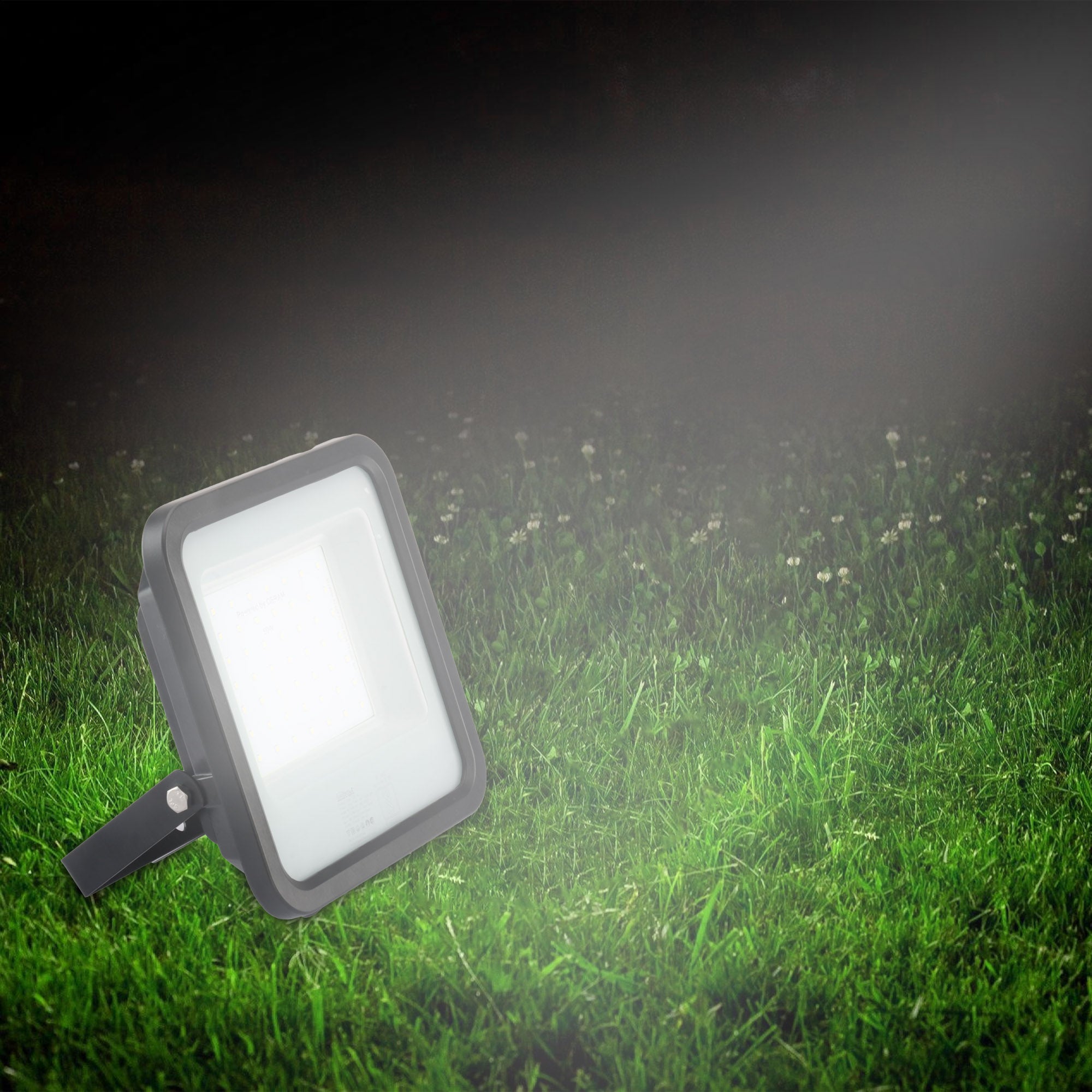 Fabra 50W led flood light emitting cool white glow #watts_50w