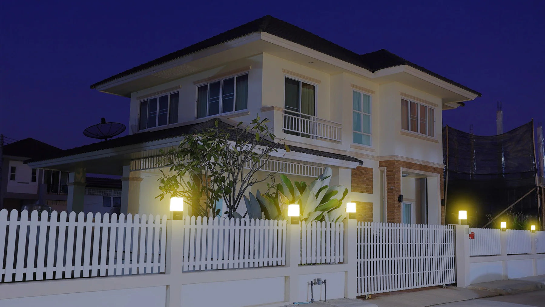 Mini Elena - House Gate Light | 10W LED Lamp for Main Gate