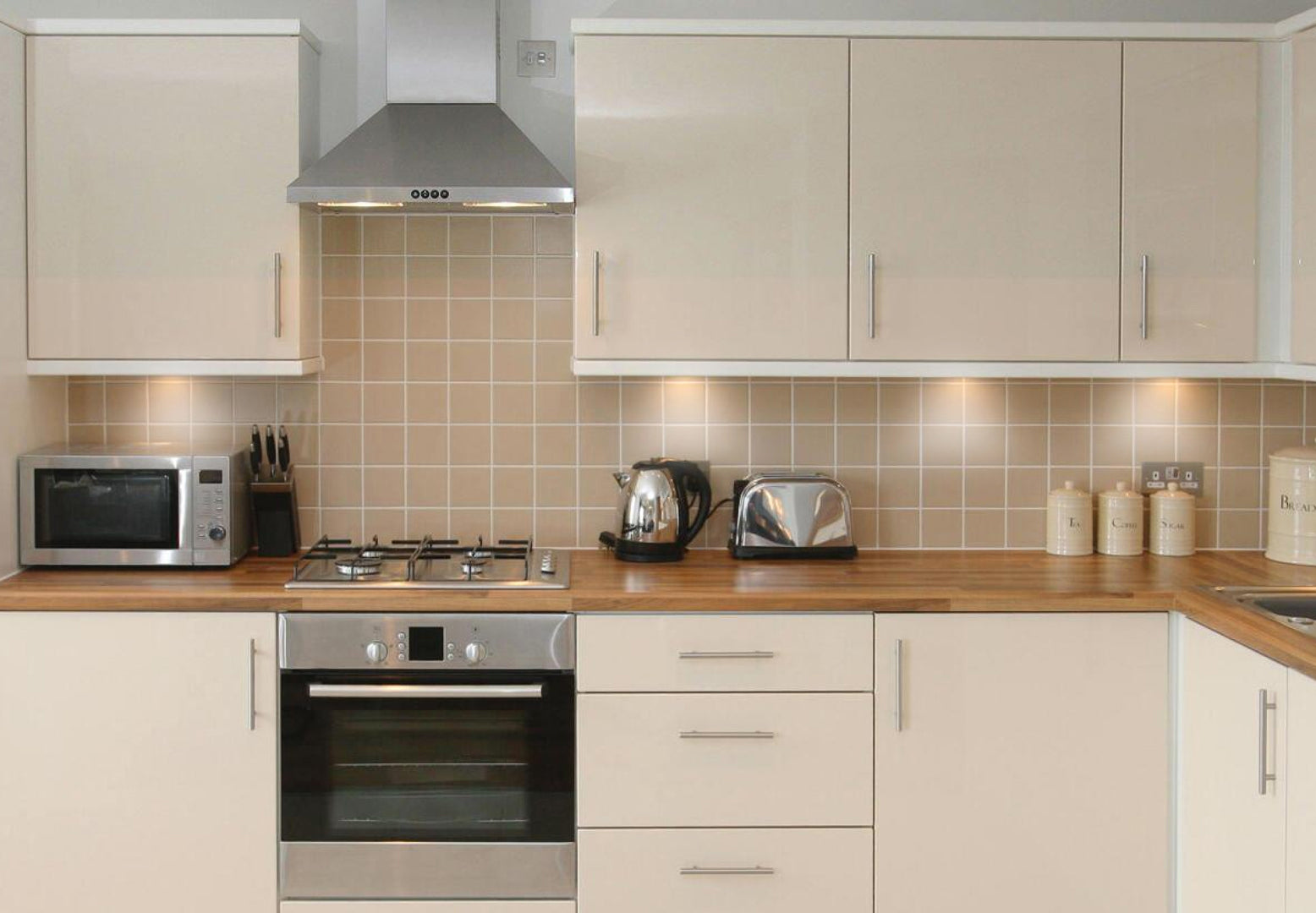 Brighten Up Your Kitchen: Simple and Stylish Kitchen Lighting Ideas