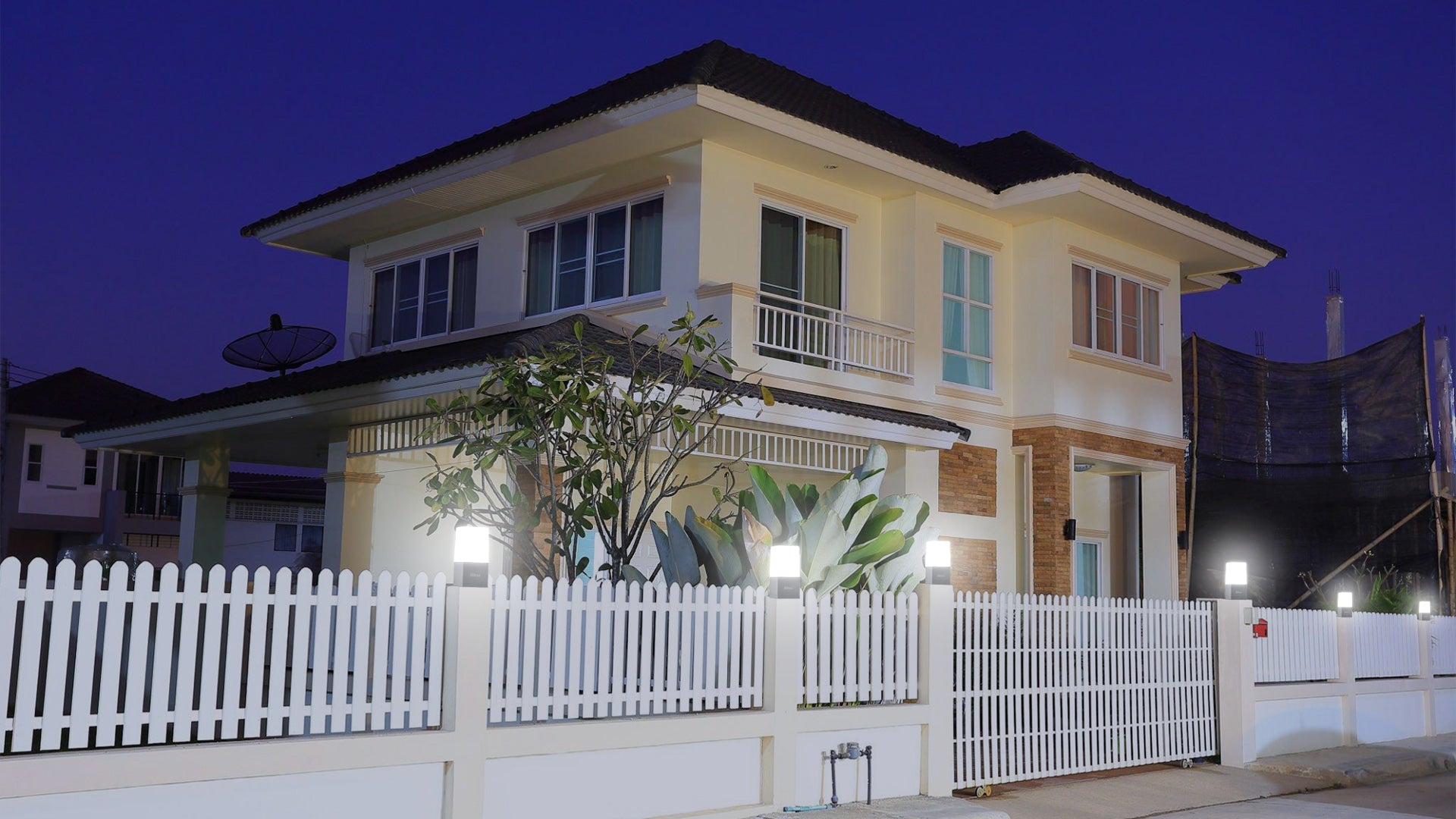 Mini Elena 10W Gate Pillar Lights LED Modern Outdoor Lighting